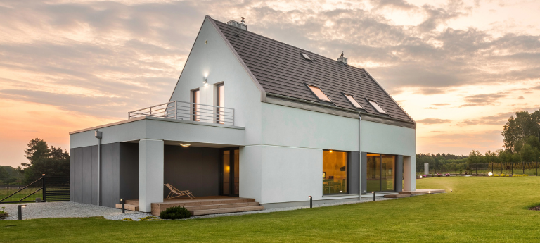 Egy energiahatékony családi ház elengedhetetlen eleme a megfelelő homlokzati hőszigetelés.